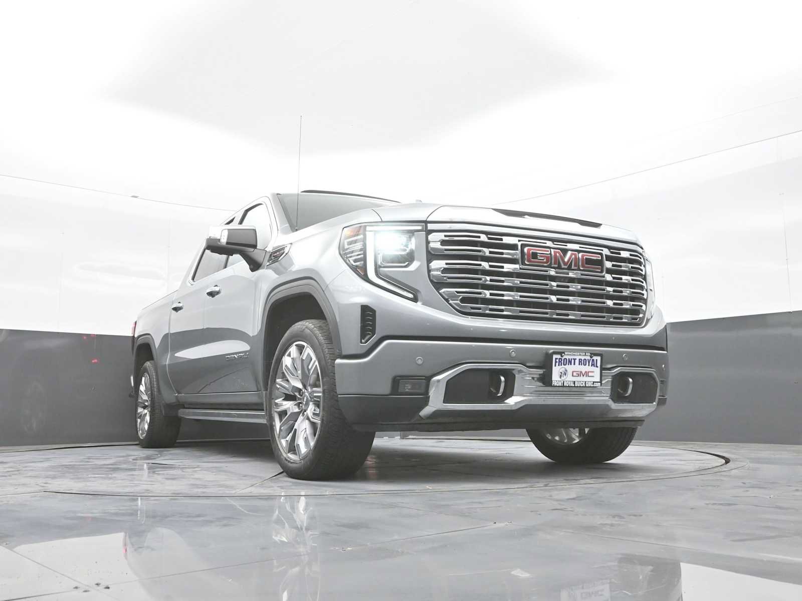Used 2024 GMC Sierra 1500 Denali w/ Denali Reserve Package AWD/4WD image 36