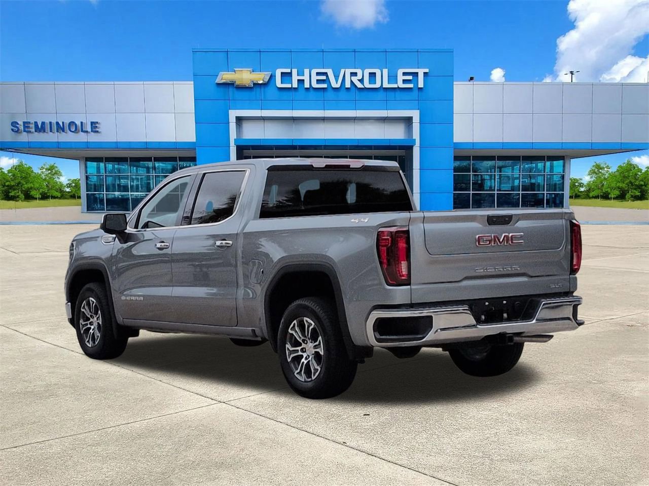 Certified 2026 GMC Sierra 1500 SLT image 3