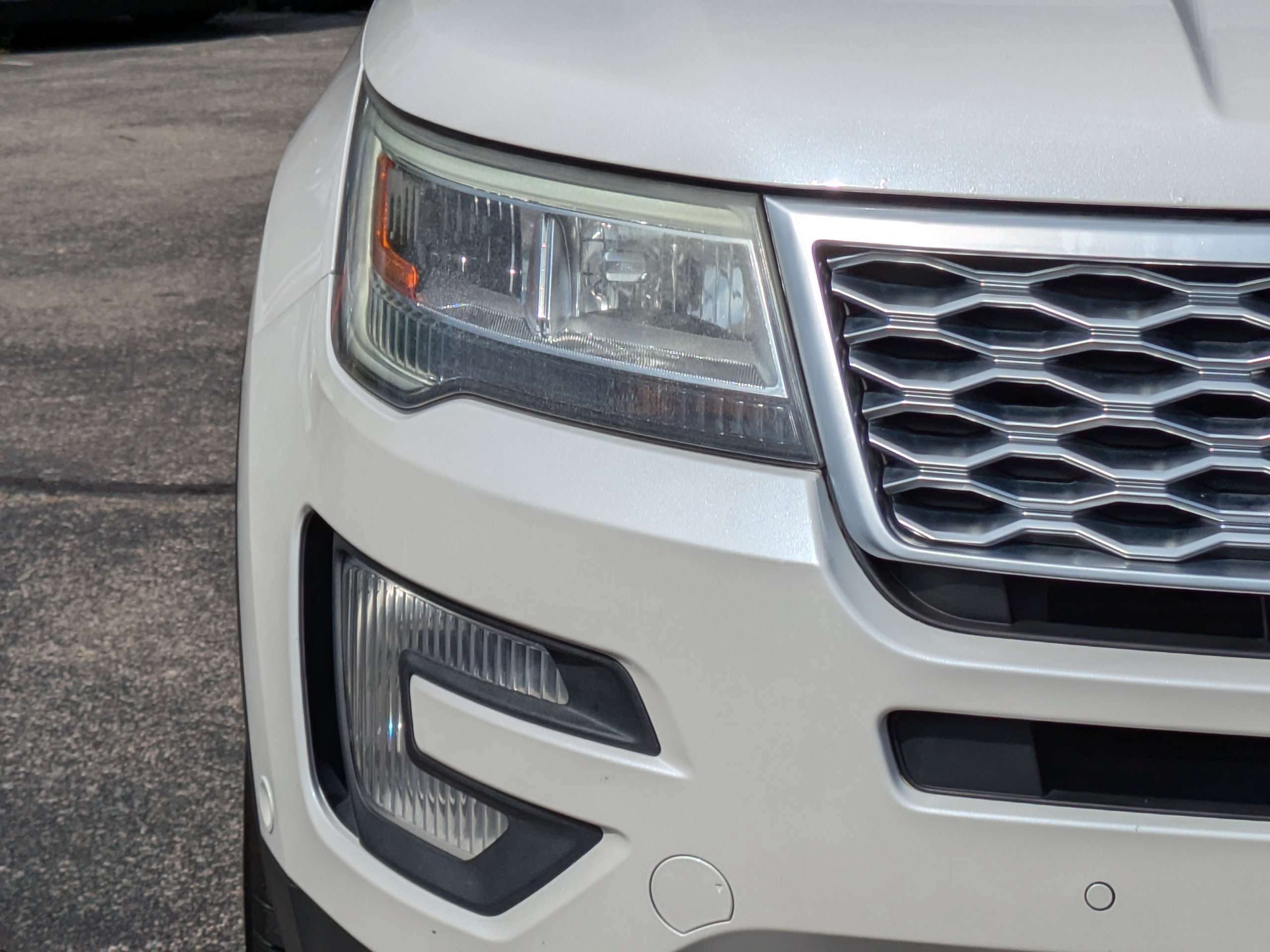 Used 2017 Ford Explorer Platinum AWD/4WD image 10