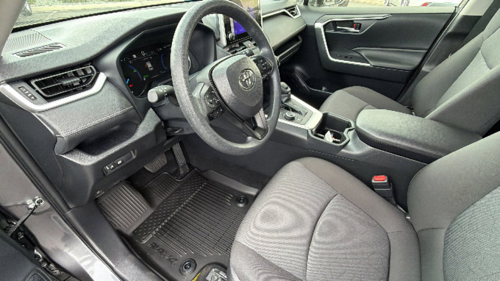 Certified 2025 Toyota RAV4 XLE image 10