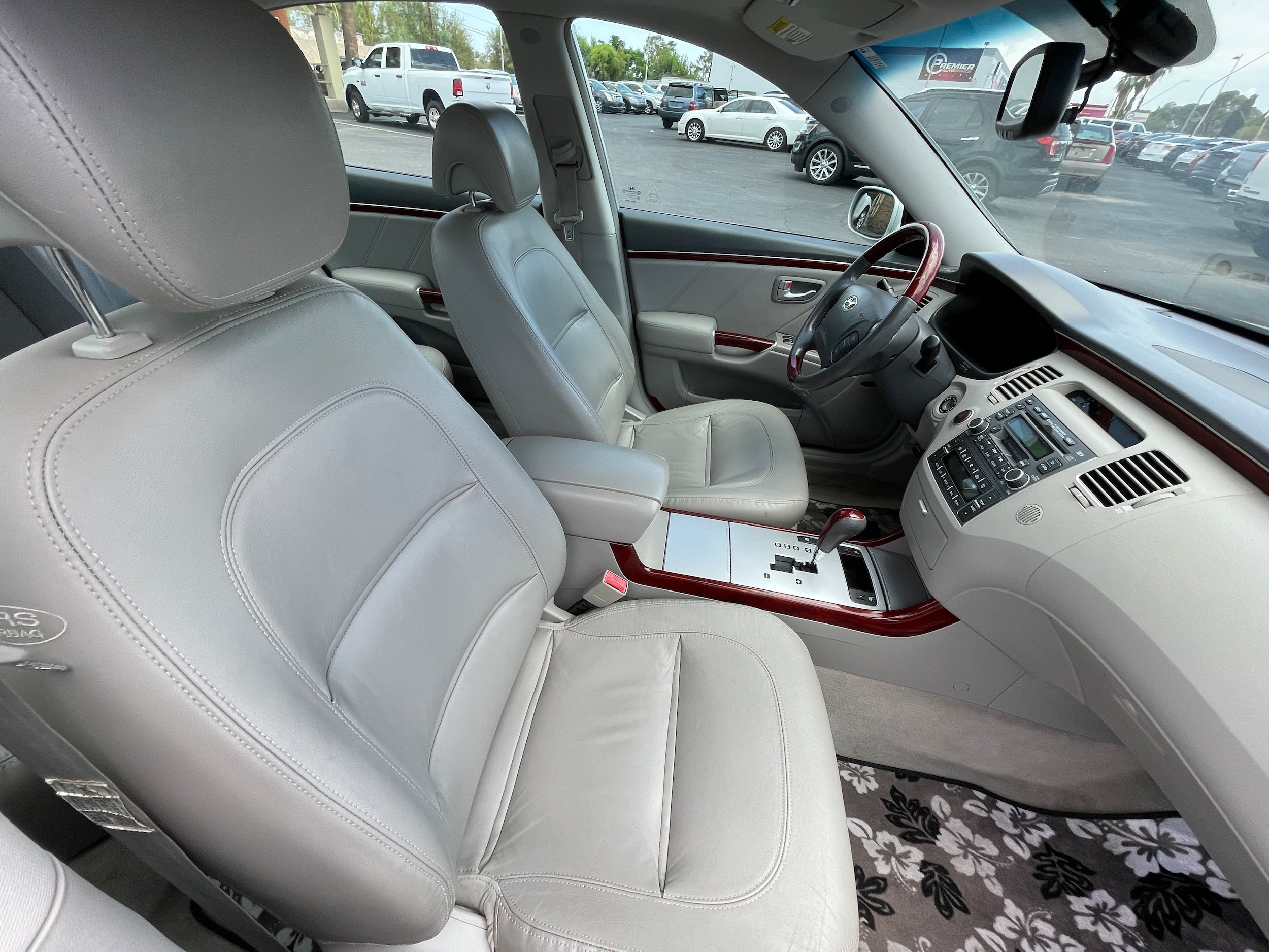 Used 2006 Hyundai Azera Limited FWD image 23