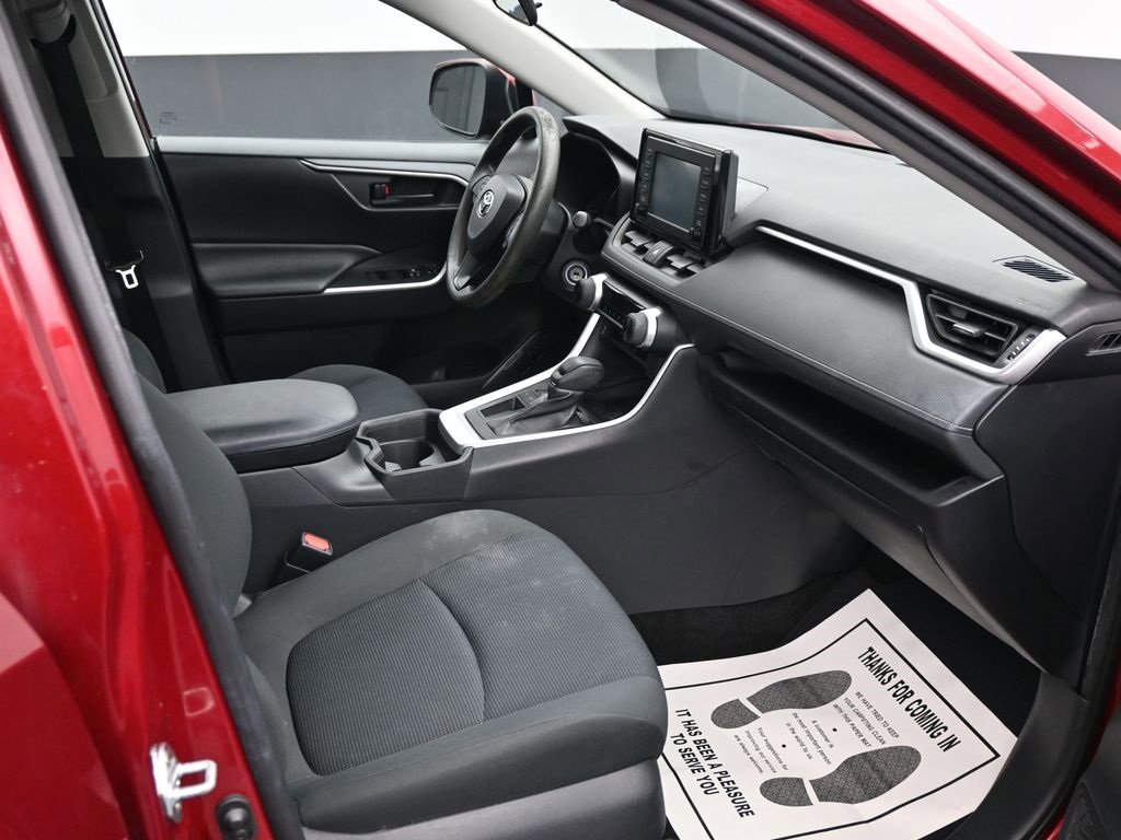 Used 2019 Toyota RAV4 LE w/ Carpet Mat Package image 12