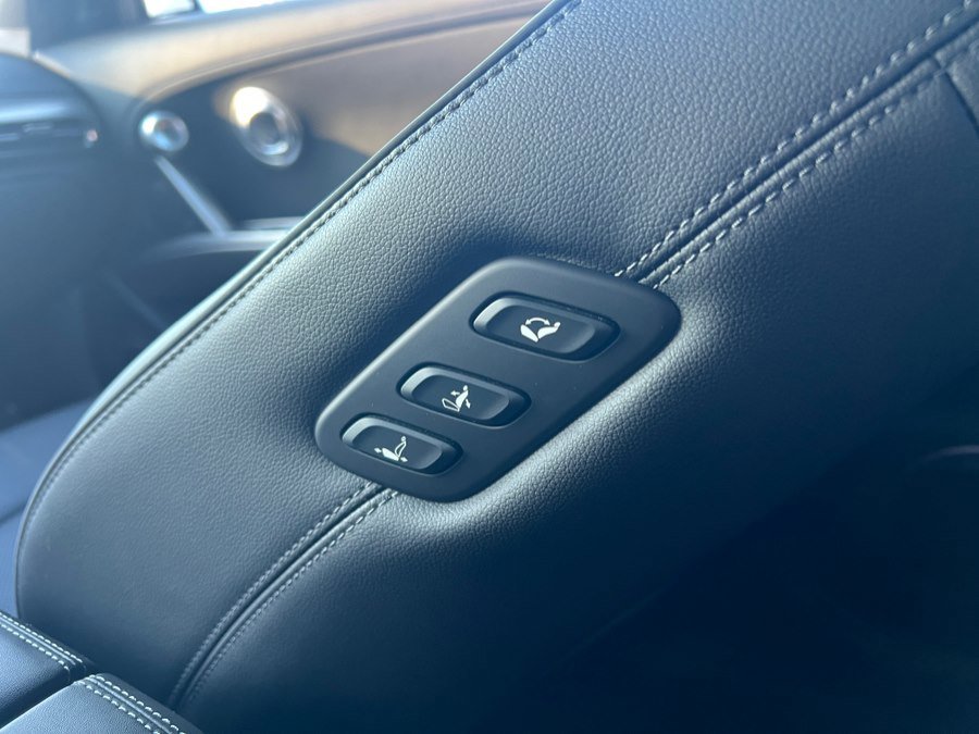 Used 2023 Genesis GV60 Advanced image 50