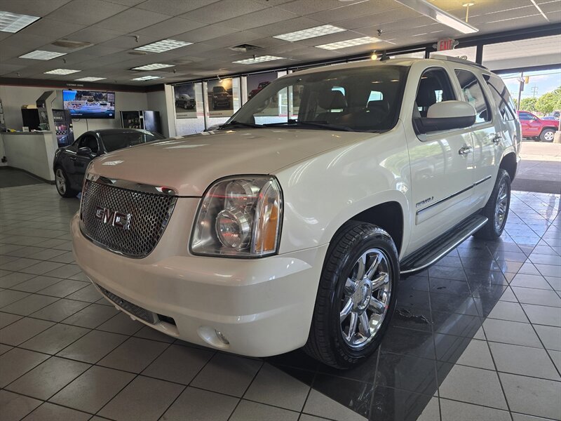 Used 2010 GMC Yukon Denali AWD/4WD image 1
