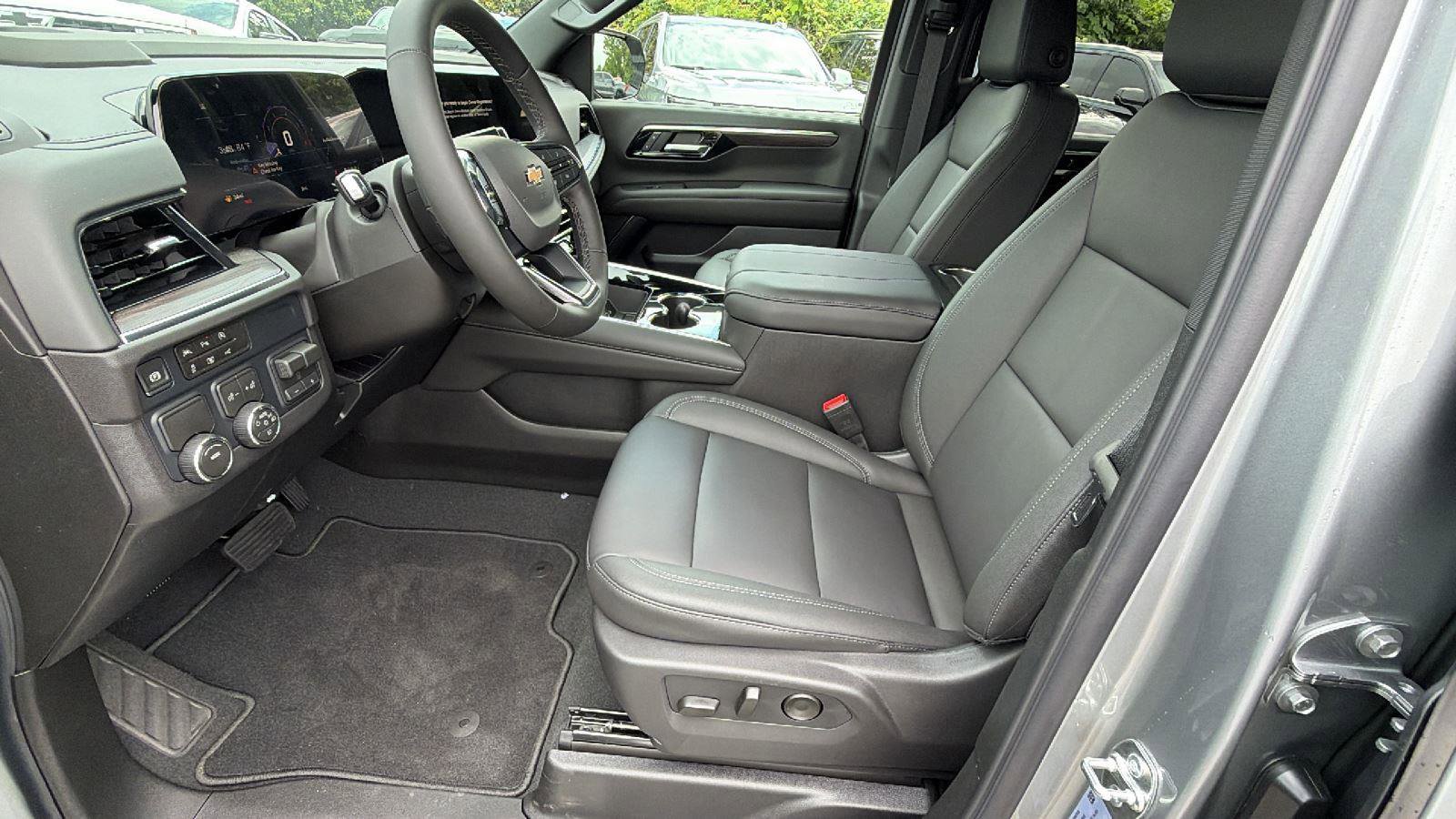 New 2026 Chevrolet Suburban LT w/ Comfort Package RWD image 5