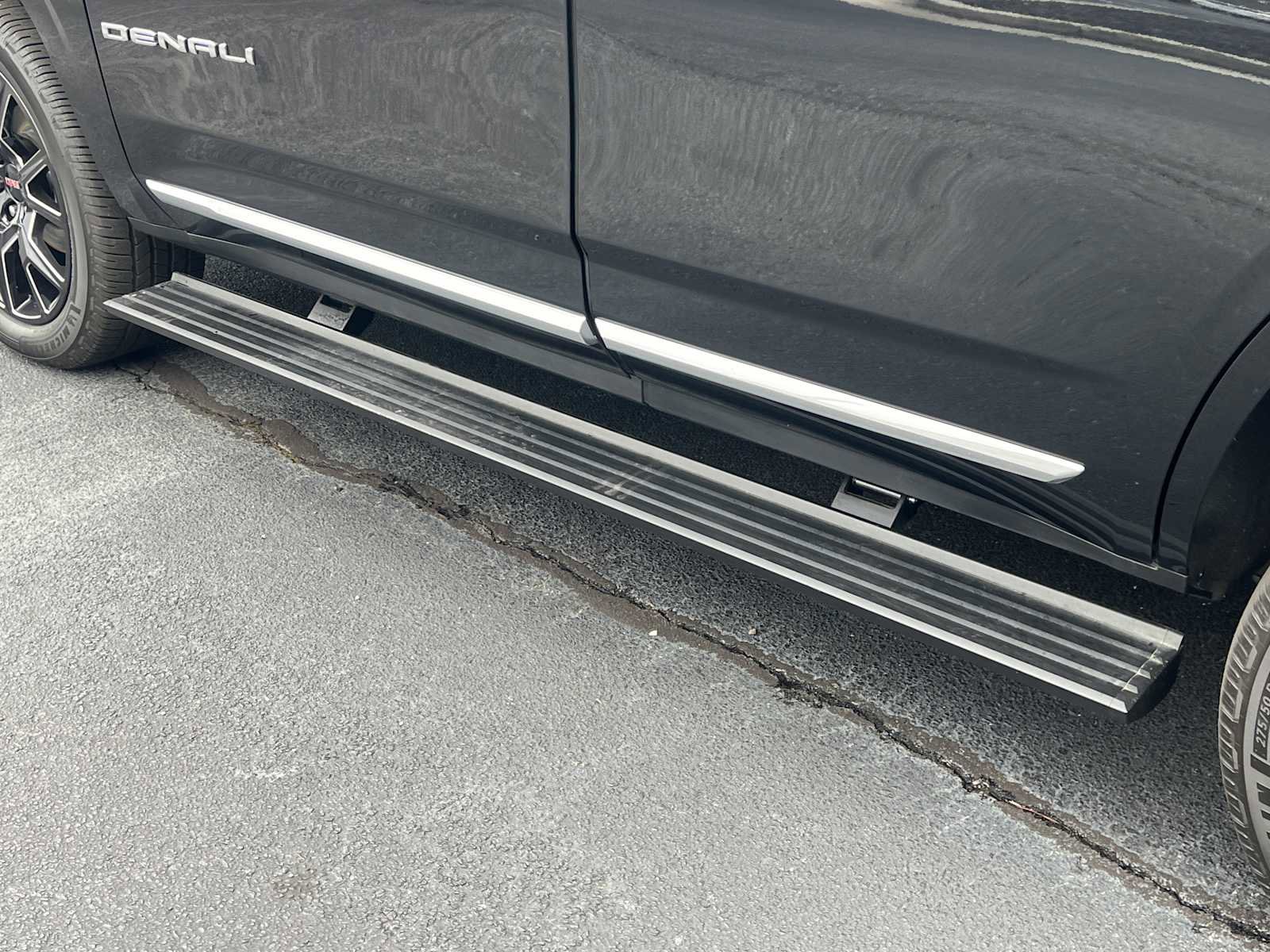 Used 2023 GMC Yukon Denali w/ Max Trailering Package image 30