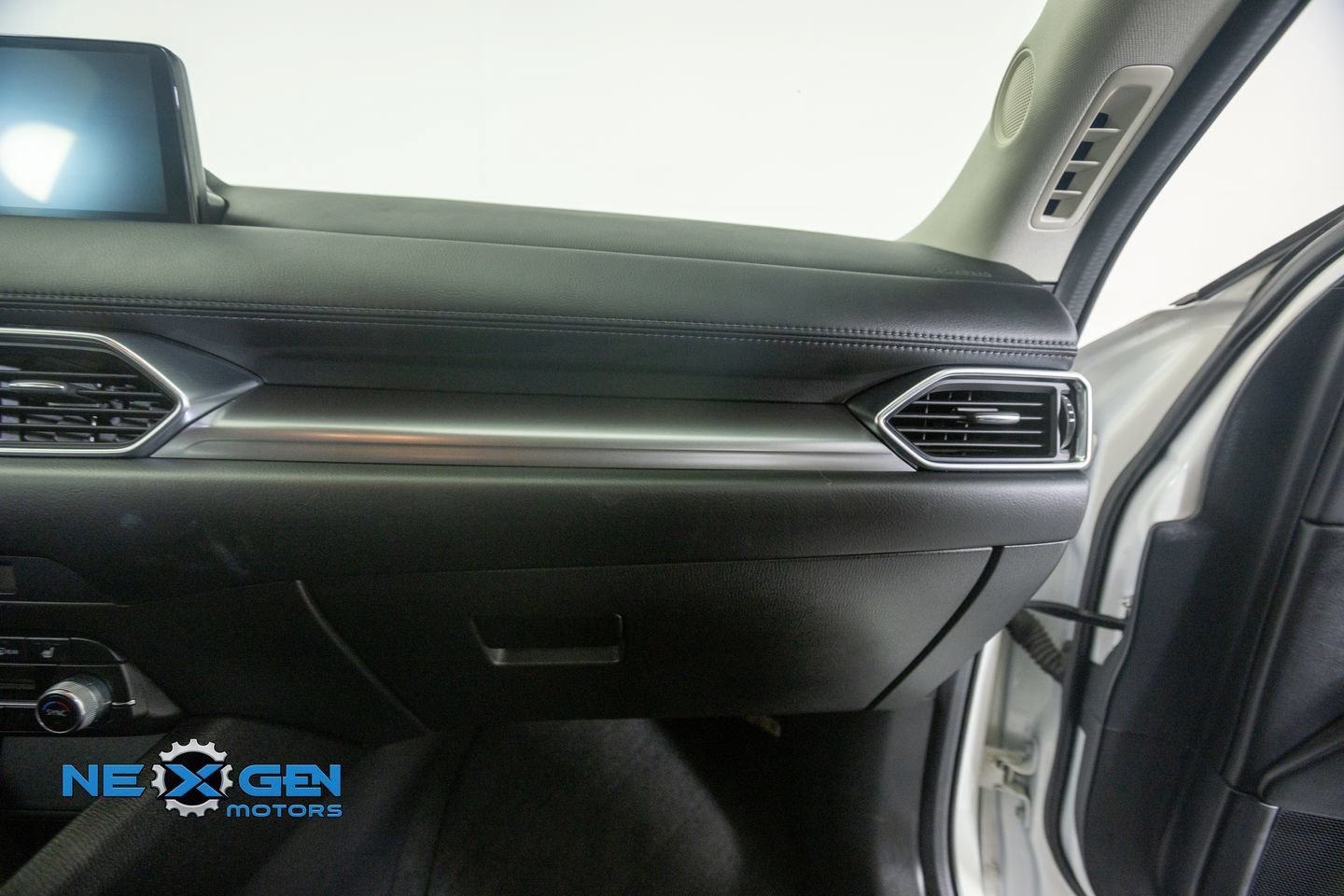 Used 2021 MAZDA CX-5 Touring AWD/4WD image 8