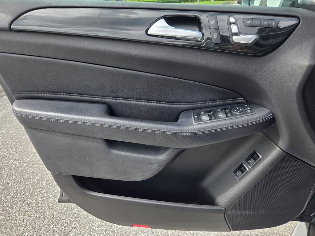 Used 2019 Mercedes-Benz GLS 450 4MATIC image 24