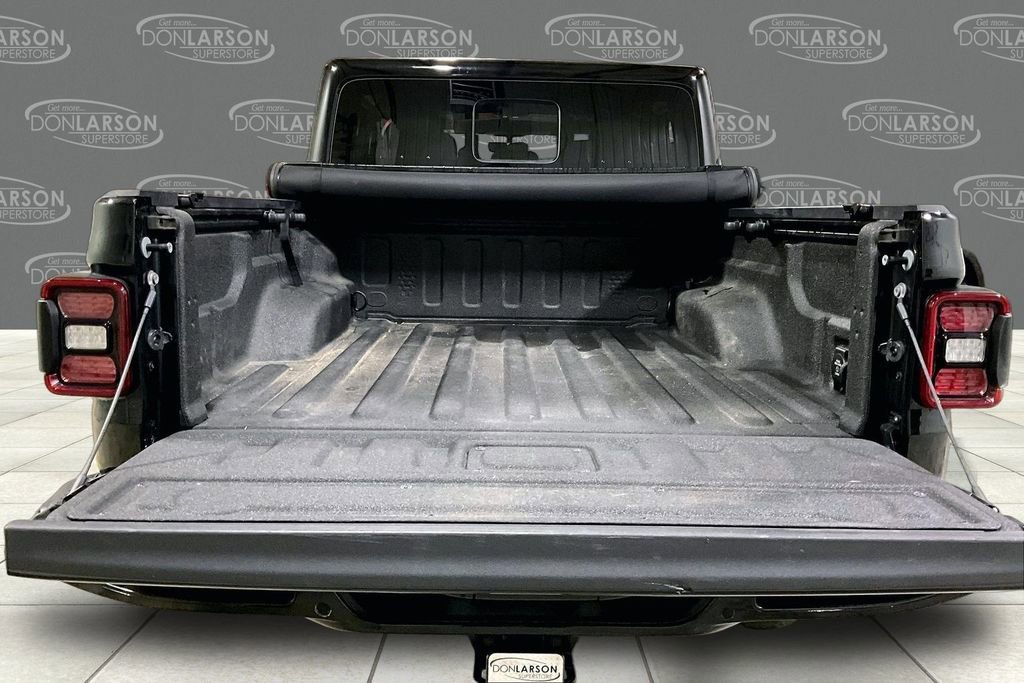 Used 2022 Jeep Gladiator Overland image 9