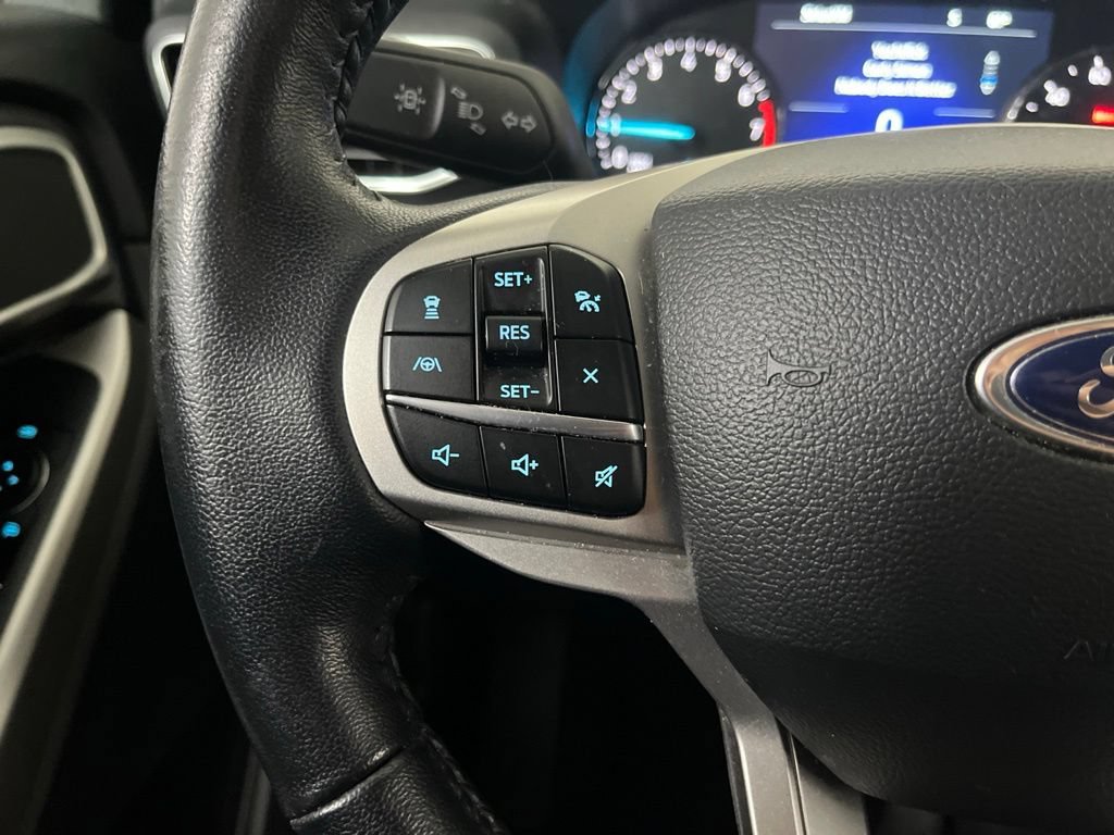 Used 2023 Ford Explorer XLT w/ Equipment Group 202A AWD/4WD image 58