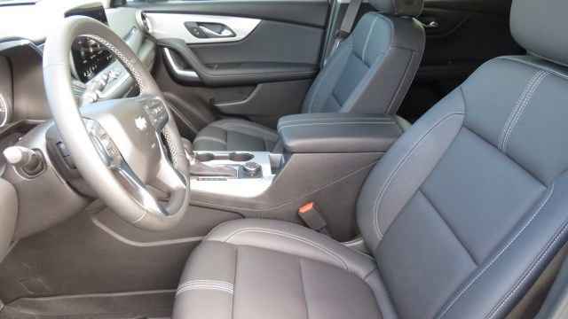 Used 2024 Chevrolet Blazer LT w/ Midnight/Sport Edition image 4