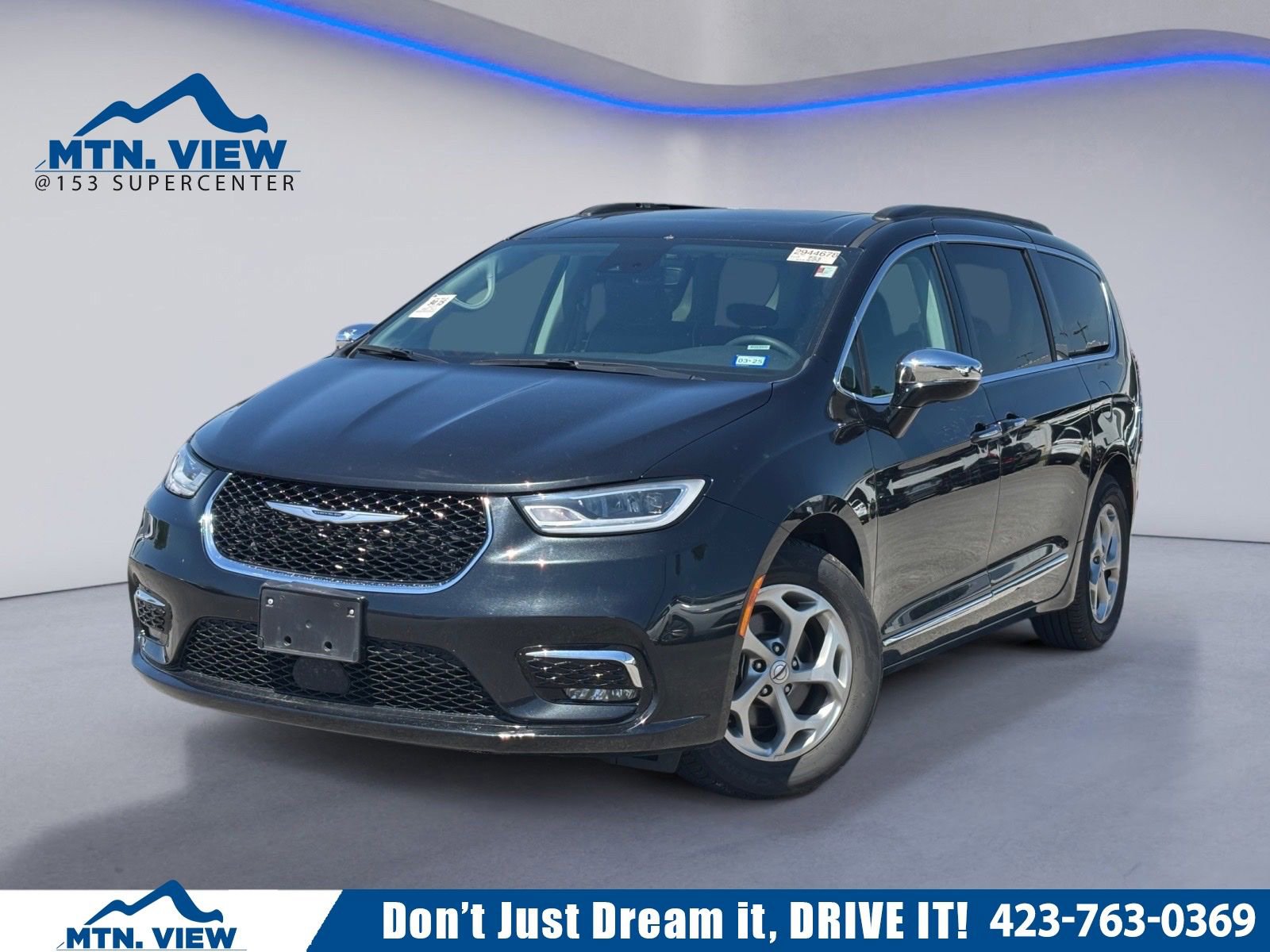 Used 2023 Chrysler Pacifica Limited FWD image 1
