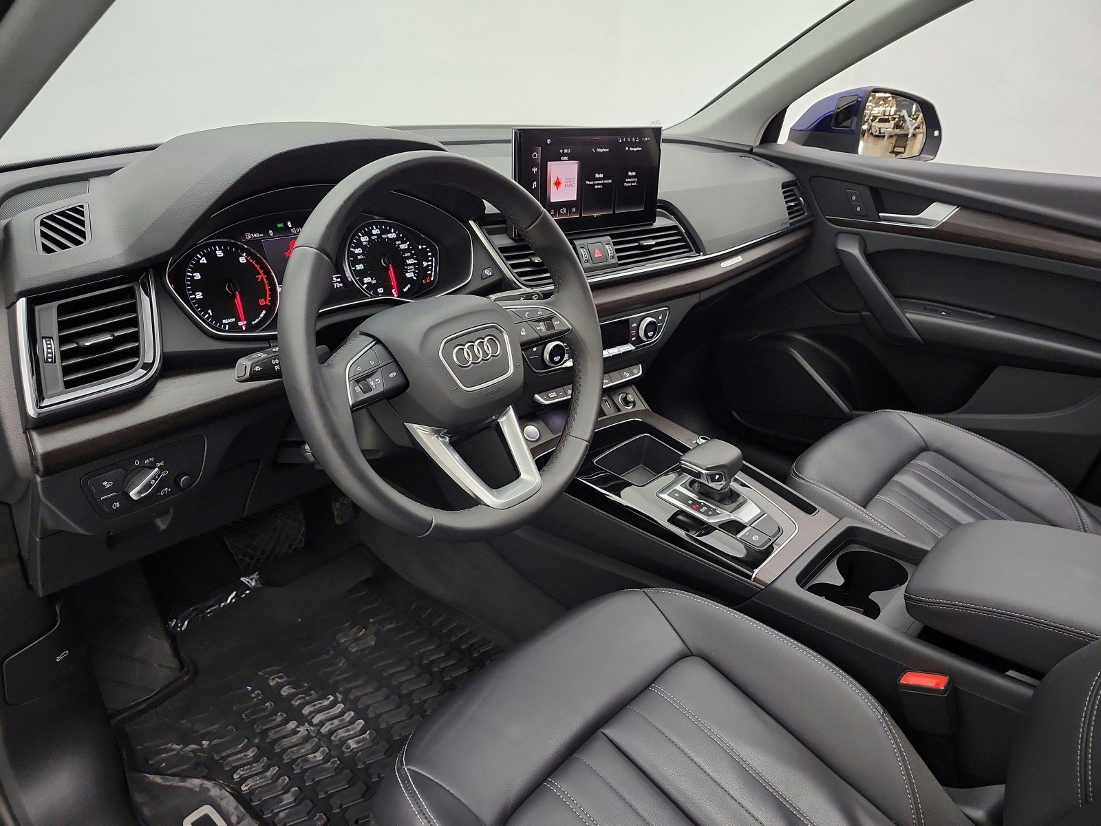 Used 2023 Audi Q5 2.0T Premium w/ Convenience Package AWD/4WD image 12