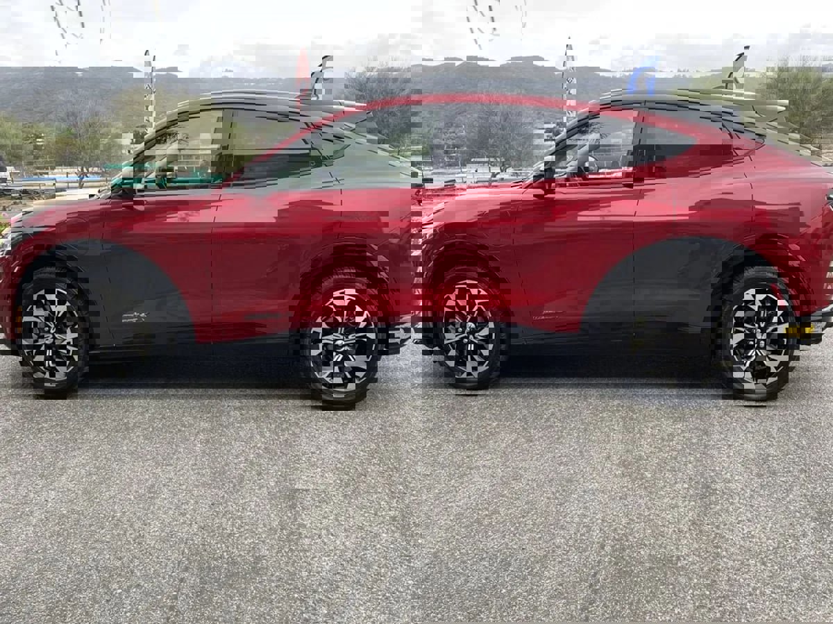 Used 2021 Ford Mustang Mach-E Premium image 6