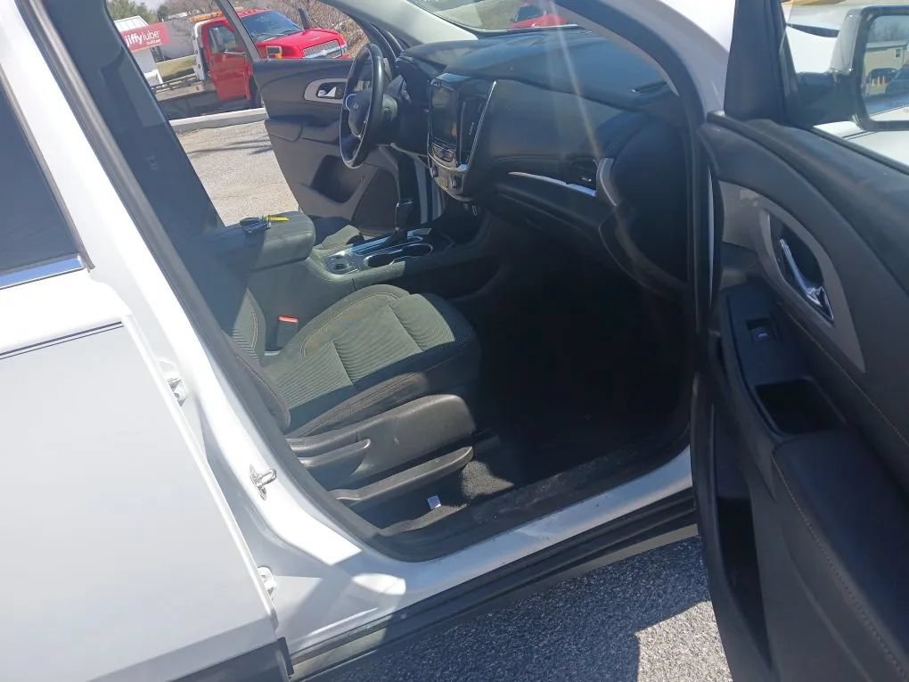Used 2018 Chevrolet Traverse LT AWD/4WD image 24