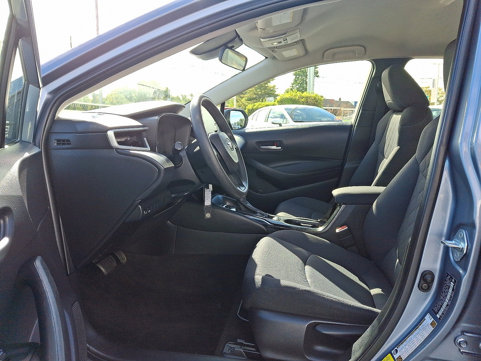 Used 2020 Toyota Corolla LE image 13