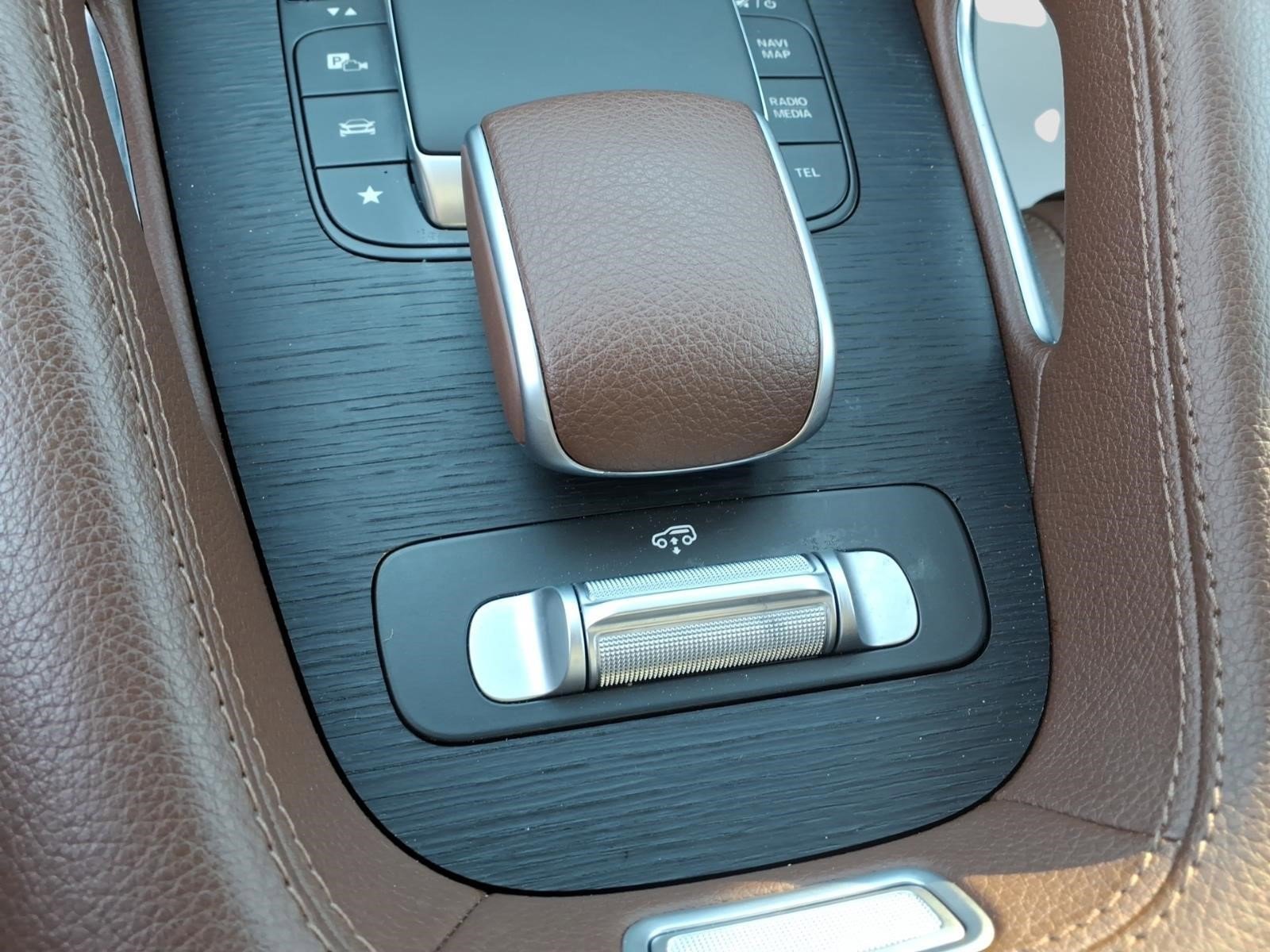 Used 2024 Mercedes-Benz GLS 580 4MATIC image 27