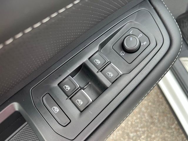 New 2026 Volkswagen Atlas Cross Sport SEL Premium R-Line image 11