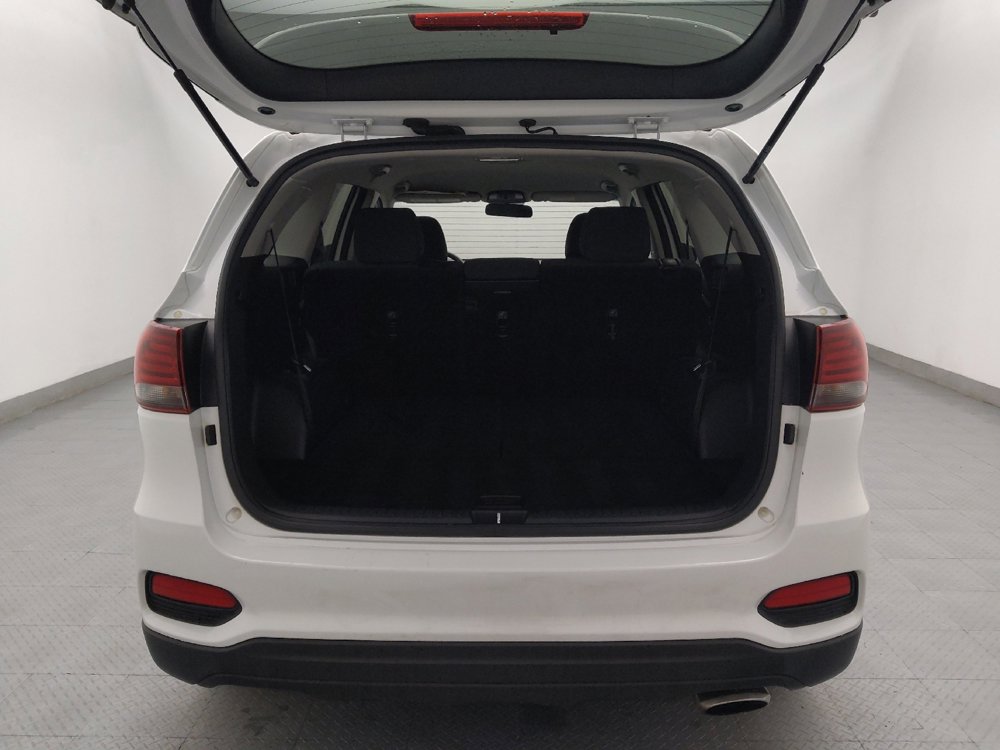 Used 2020 Kia Sorento LX image 29