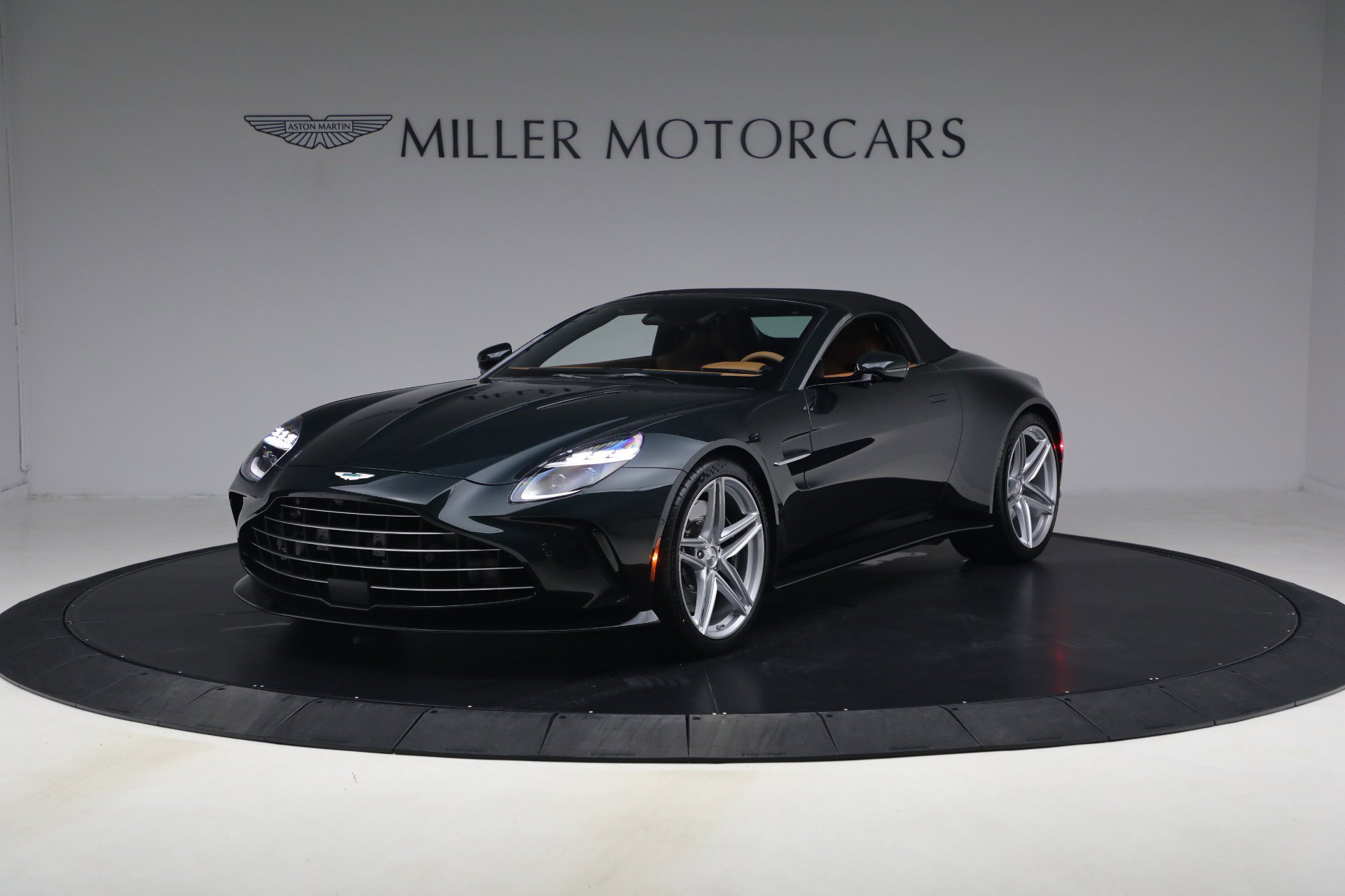 New 2026 Aston Martin V8 Vantage Roadster image 13