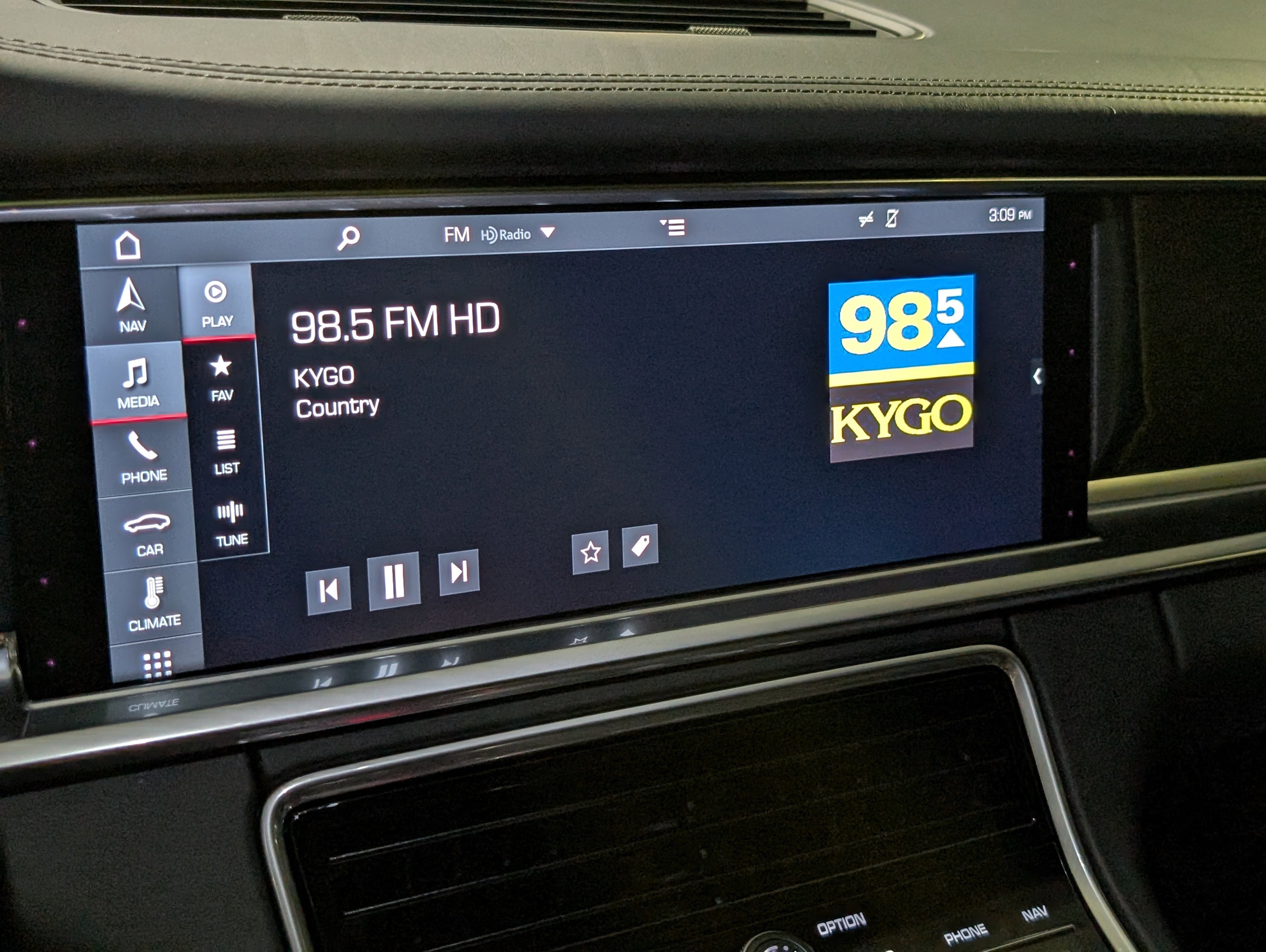 Certified 2020 Porsche Panamera GTS image 35