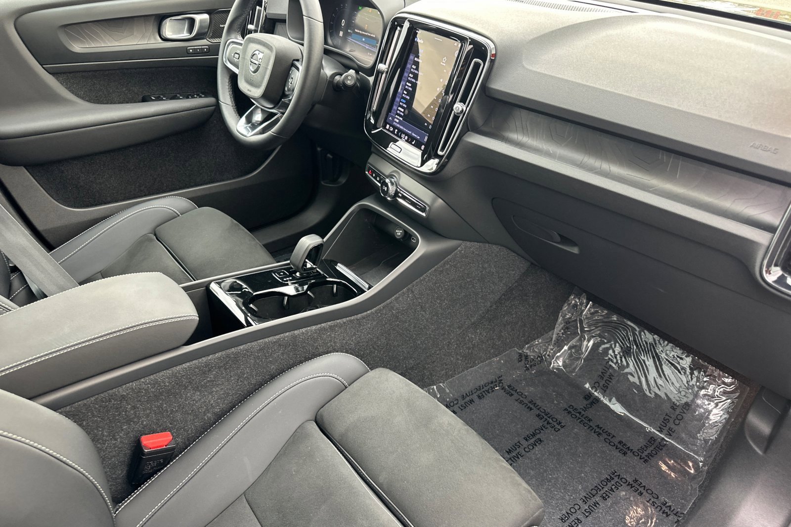 Used 2023 Volvo XC40 Recharge Ultimate w/ Protection Package Premier image 17