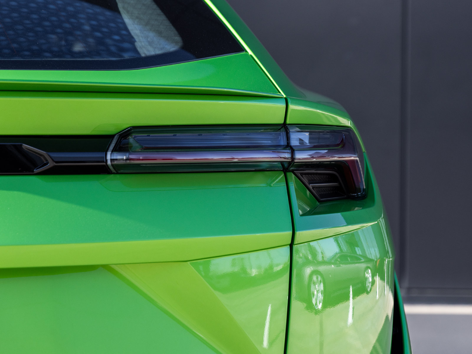 Used 2024 Lamborghini Urus S AWD/4WD image 12