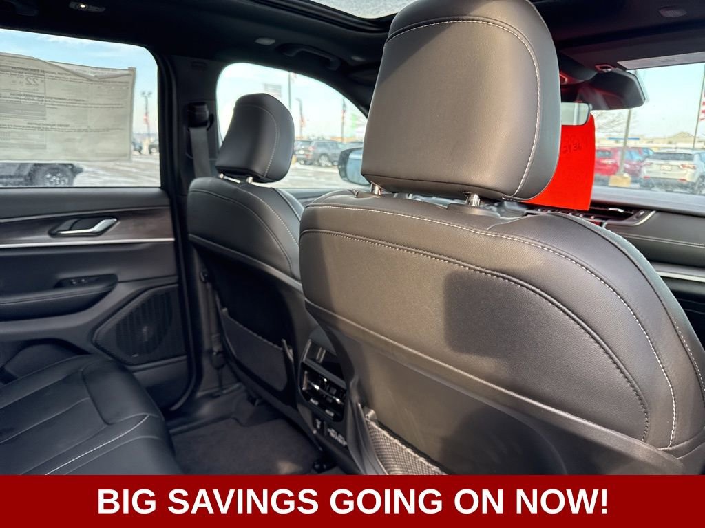 New 2025 Jeep Grand Cherokee Limited w/ Black Appearance Package image 50