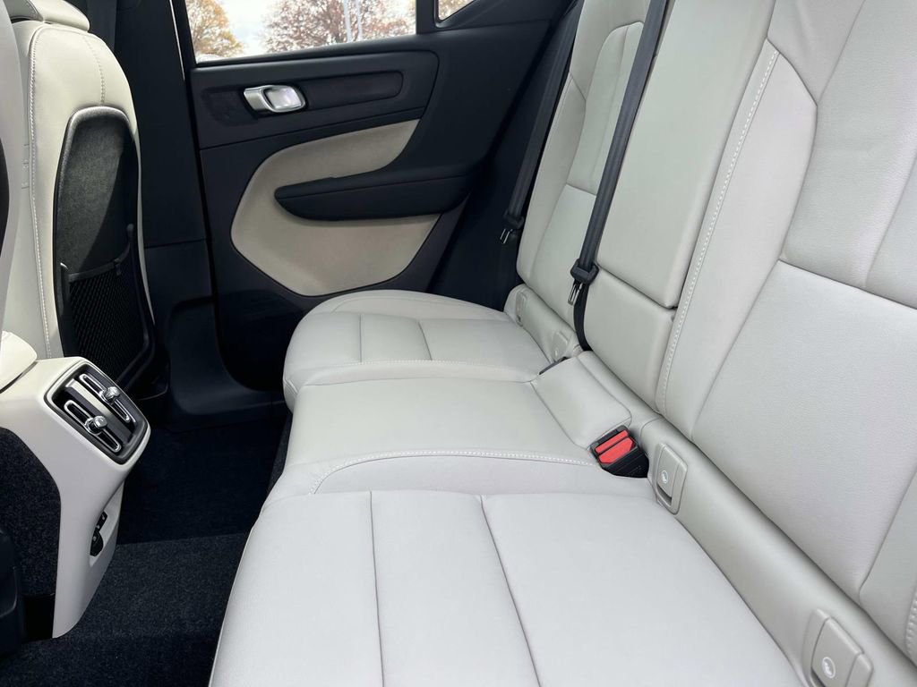 New 2026 Volvo XC40 B5 Plus w/ Protection Package Premier image 19