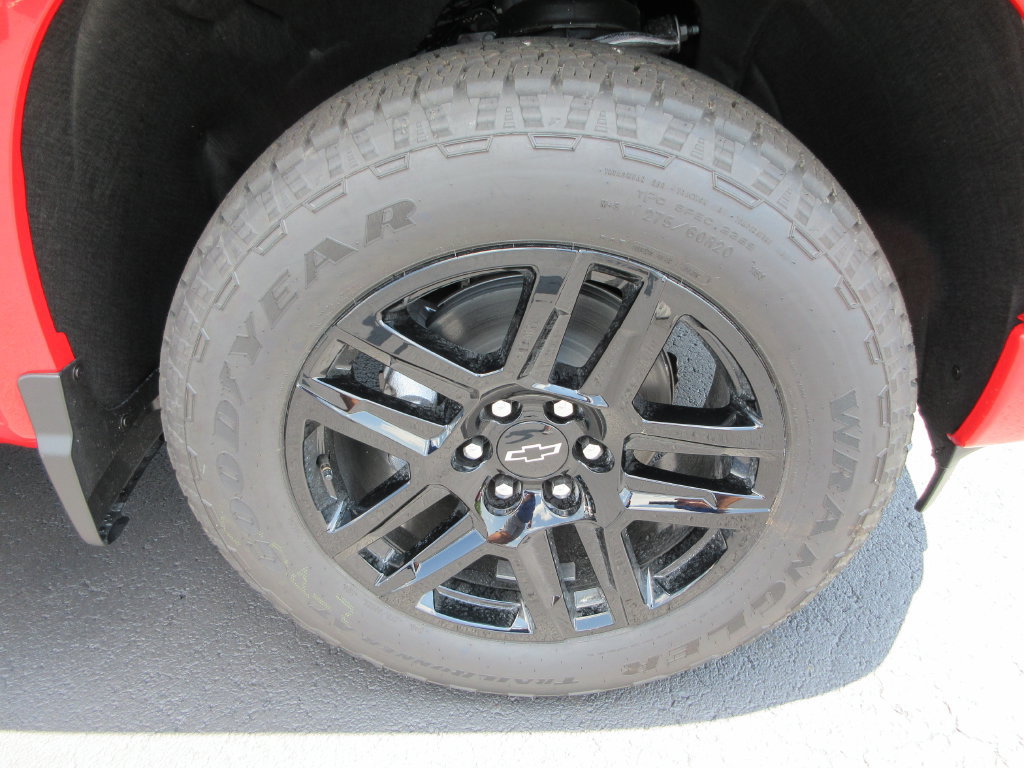 New 2026 Chevrolet Silverado 1500 Custom w/ Turbomax Blackout Package AWD/4WD image 9