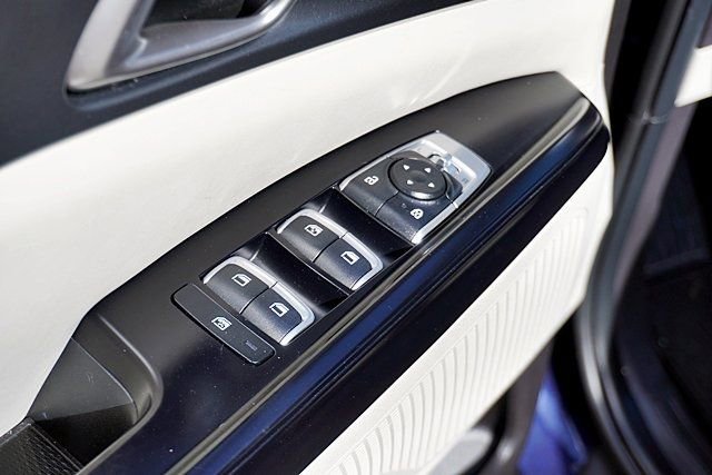 Used 2024 Kia Carnival LX FWD image 24