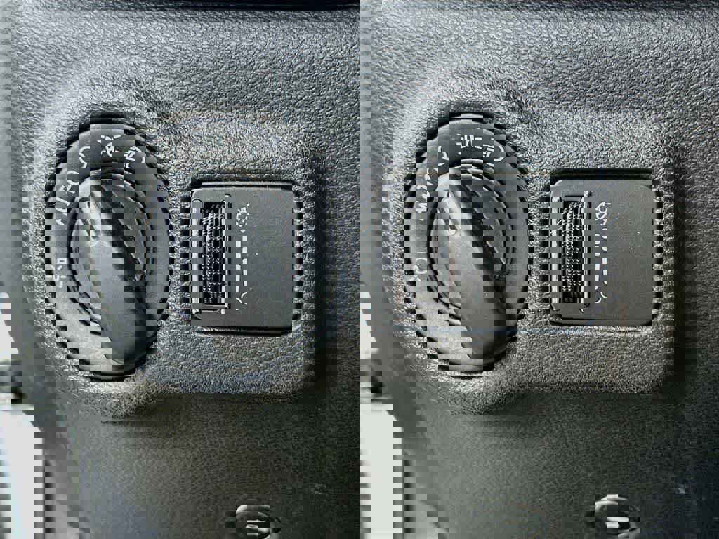 Used 2015 Dodge Dart SXT FWD image 25