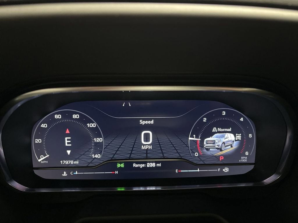 Used 2024 GMC Yukon SLT w/ SLT Luxury Package image 38