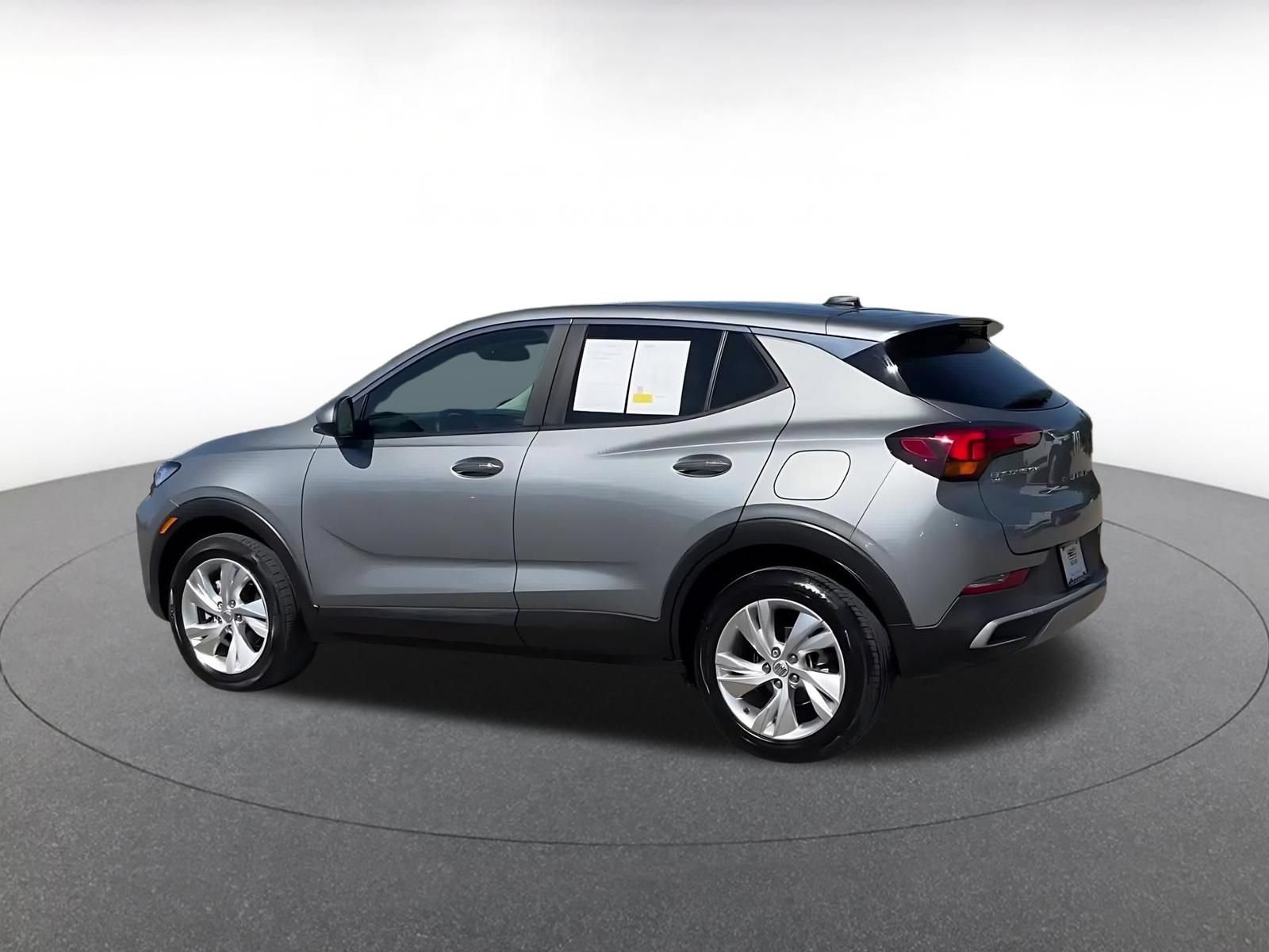 Used 2025 Buick Encore GX Preferred AWD/4WD image 9