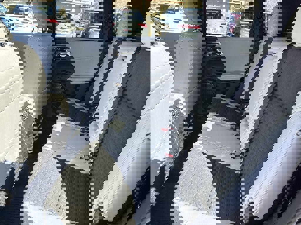 New 2025 Mitsubishi Outlander SE image 28