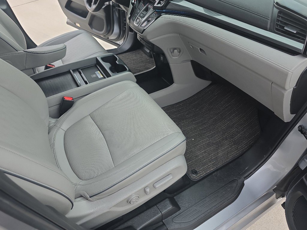 Used 2023 Honda Odyssey Elite image 19