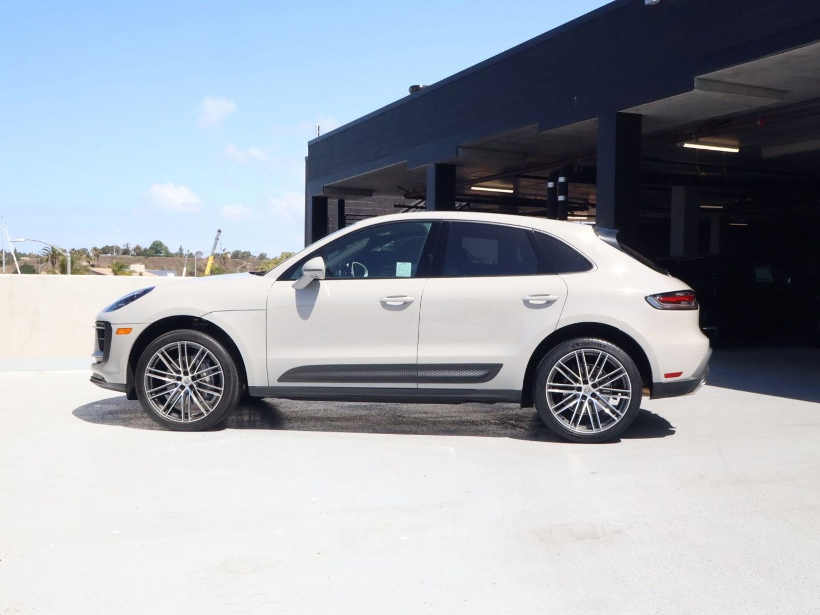 Certified 2023 Porsche Macan AWD/4WD video 2