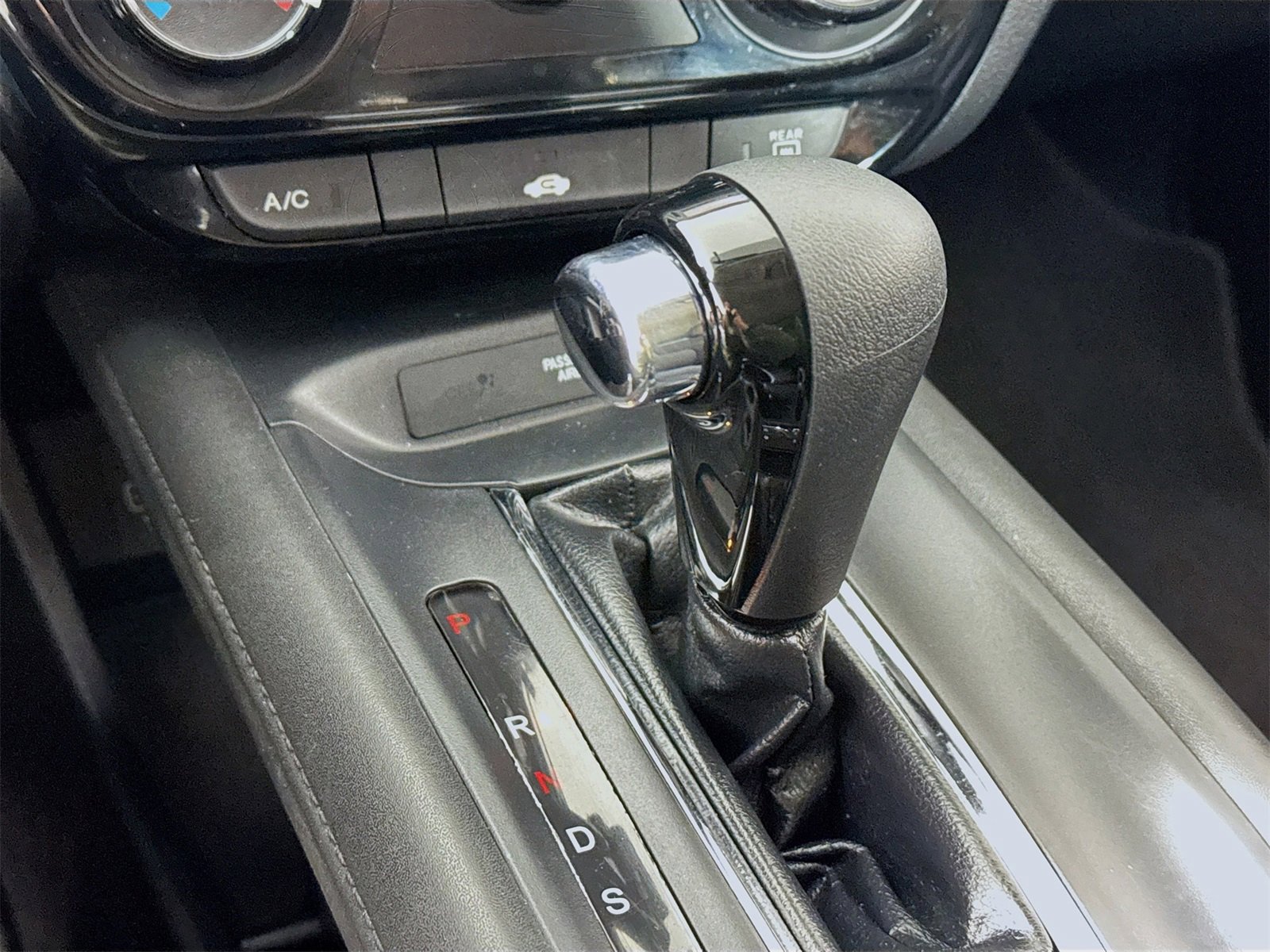 Used 2019 Honda HR-V LX image 14