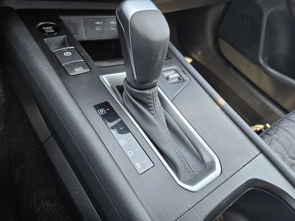 Used 2025 Nissan Kicks SV w/ Illumination Package FWD image 17