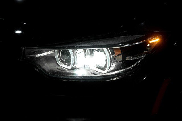 Used 2018 BMW M4 Coupe RWD image 8