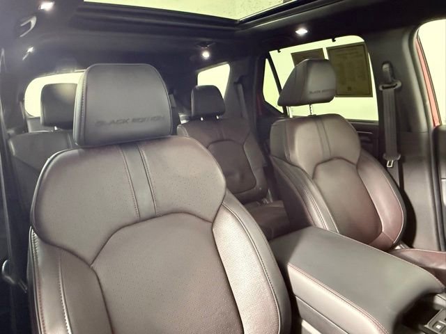 Used 2025 Honda Pilot Black Edition image 55