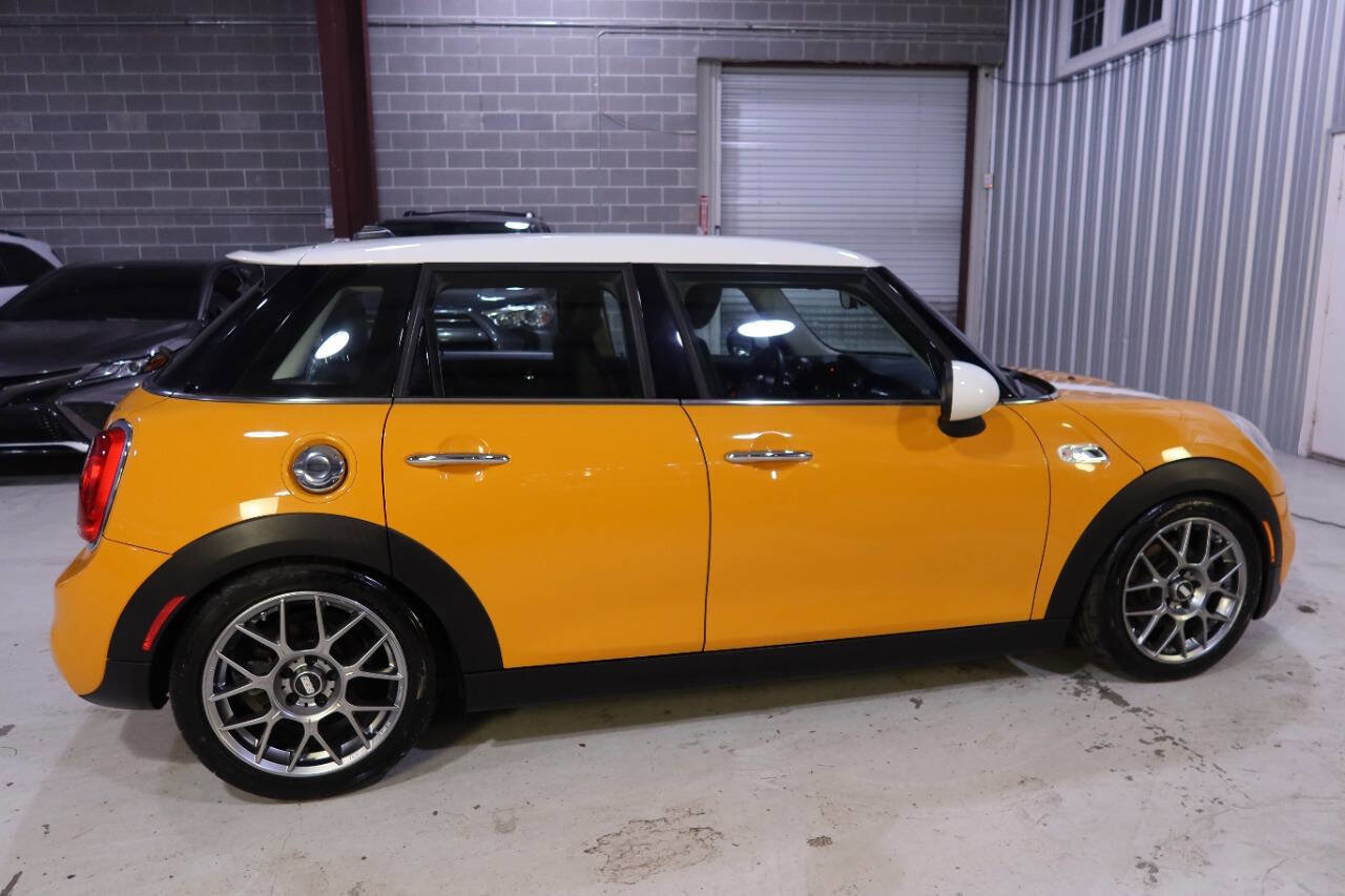 Used 2015 MINI Cooper S image 6