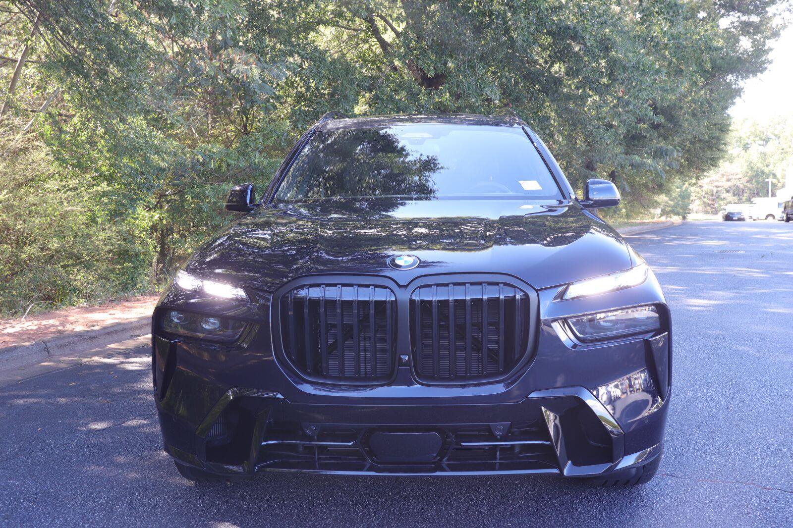 New 2027 BMW X7 xDrive40i w/ Executive Package AWD/4WD image 2