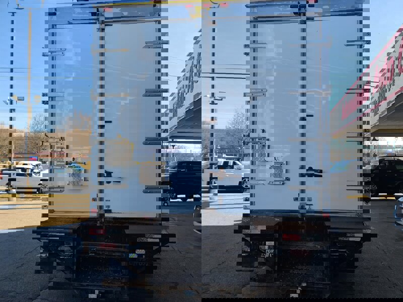 Used 2016 Ford E-450 and Econoline 450 Super Duty image 6