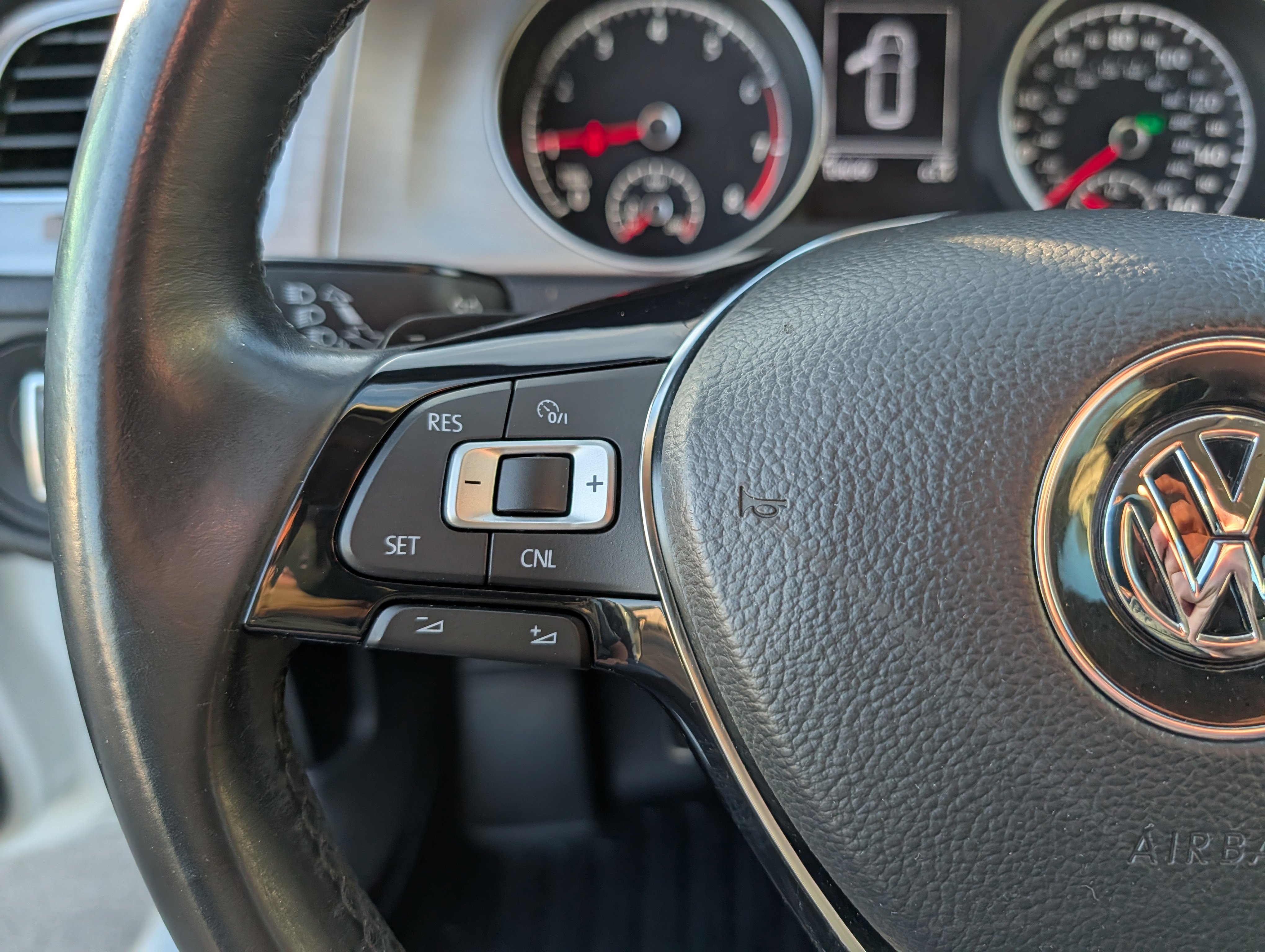 Used 2017 Volkswagen Golf S image 17