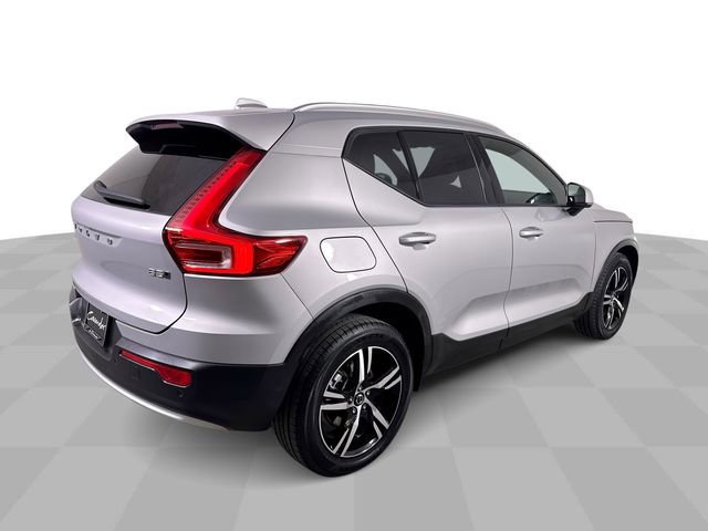 Used 2023 Volvo XC40 B5 Core image 20