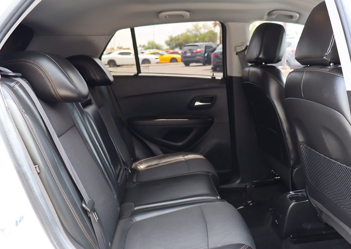 Used 2021 Chevrolet Trax LT AWD/4WD image 27