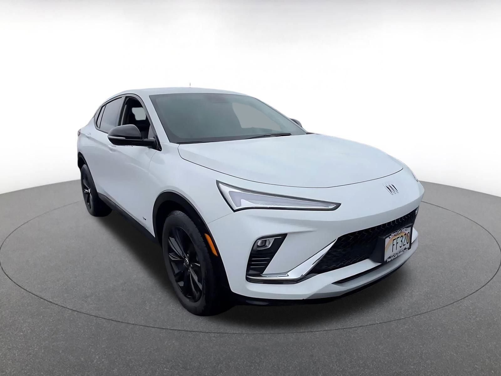 Used 2025 Buick Envista Sport Touring image 3