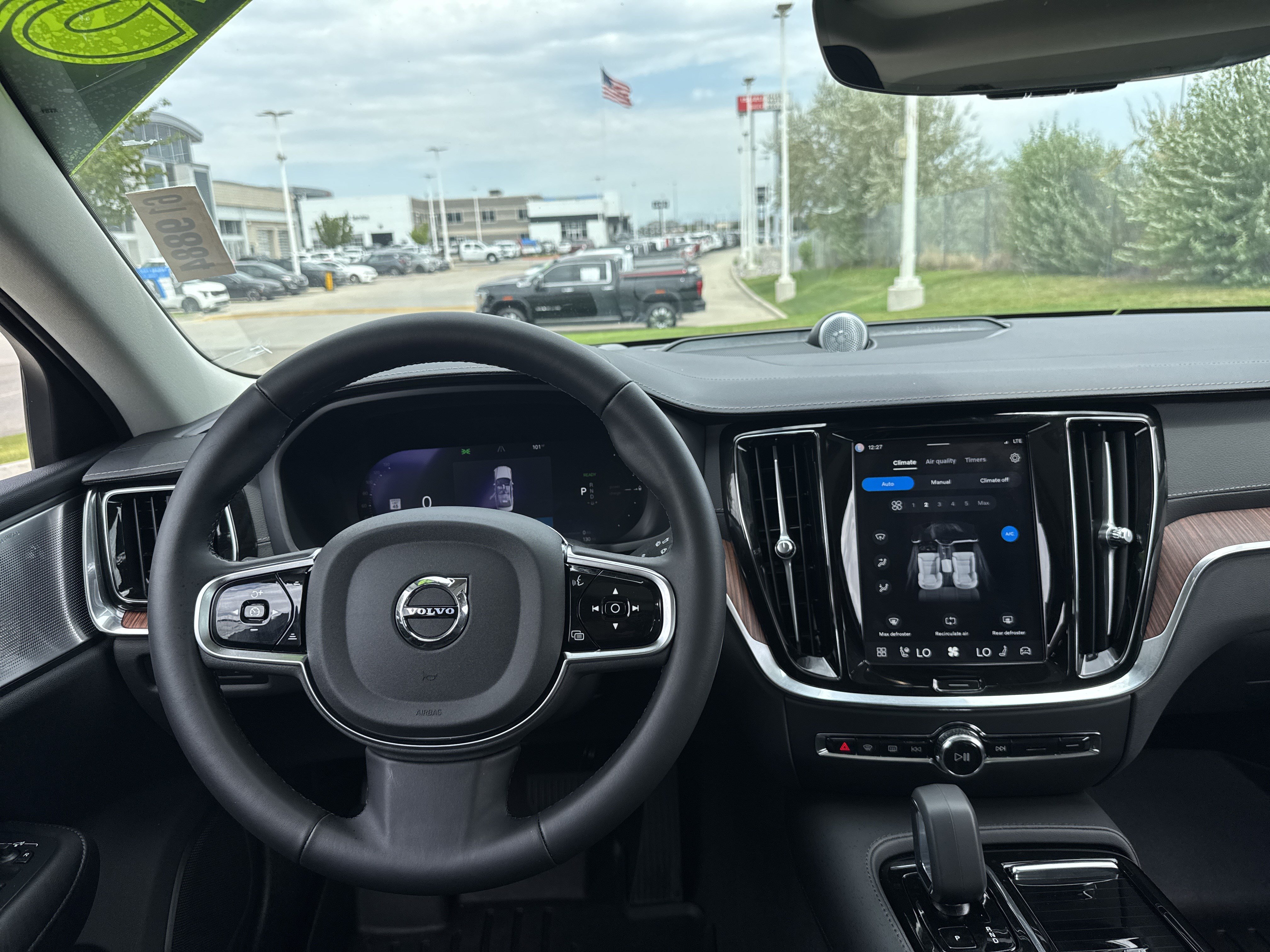 Used 2025 Volvo S60 T8 Ultra w/ Climate Package AWD/4WD image 16