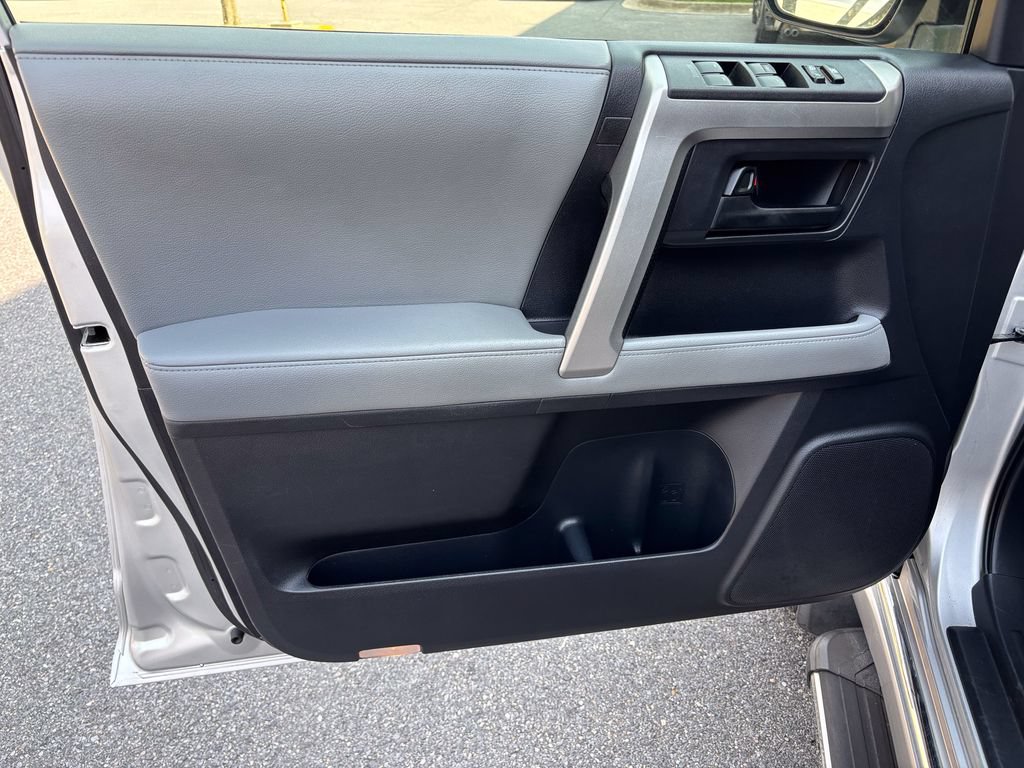 Used 2013 Toyota 4Runner SR5 w/ Premium Pkg AWD/4WD image 17